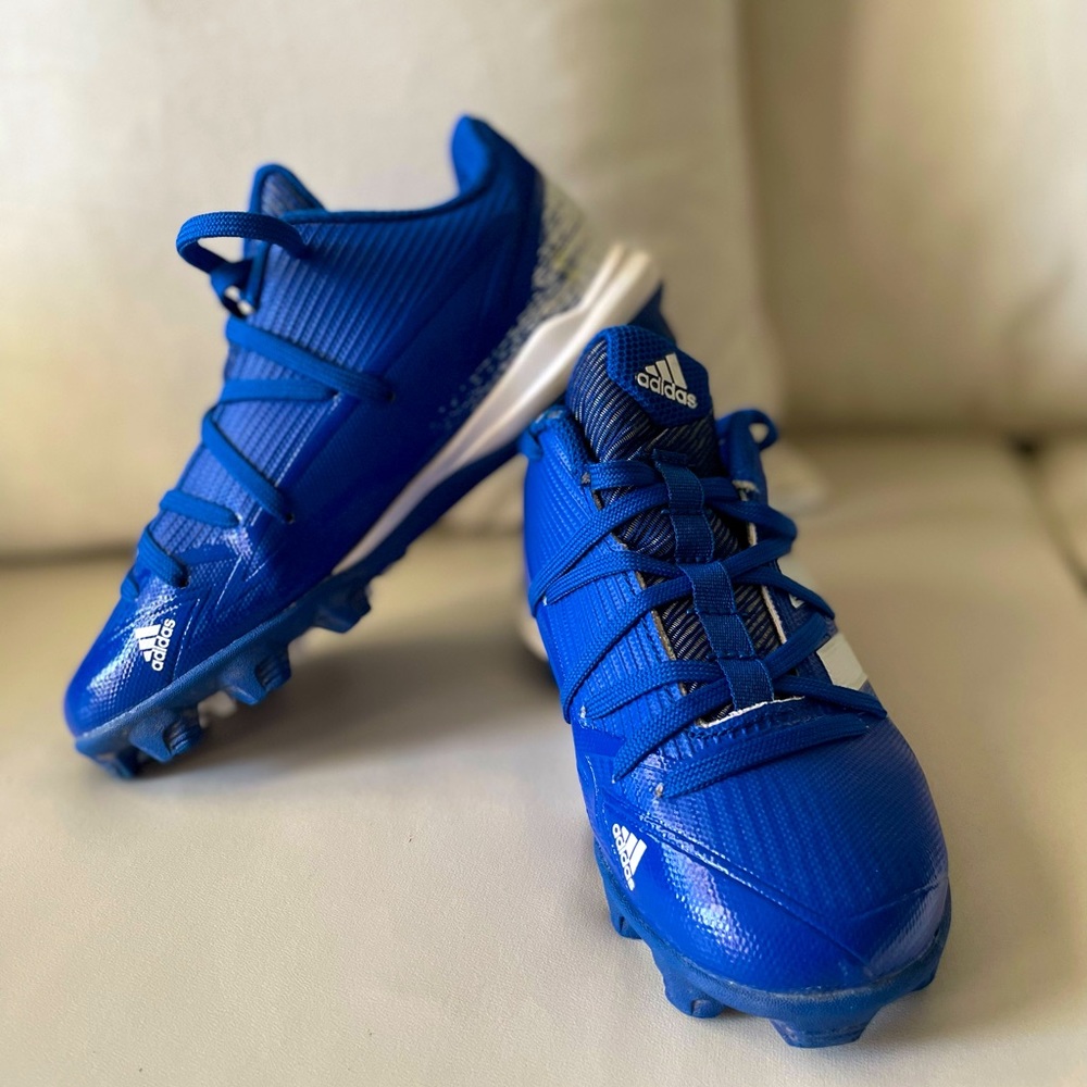 Adidas Kid Baseball Shoe! Only been used for one season games!